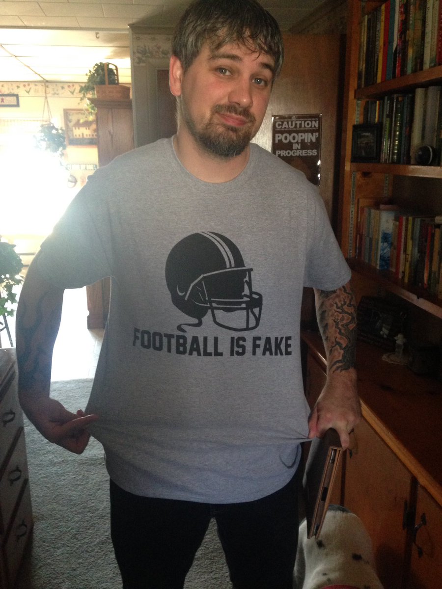BrandonStaub's tweet photo. Day #107 of my "year of wrestling shirts" project @BShopWindow #FootballisFake #ProWrestling #WWE @mrkenanderson https://t.co/msw6rsDF5W