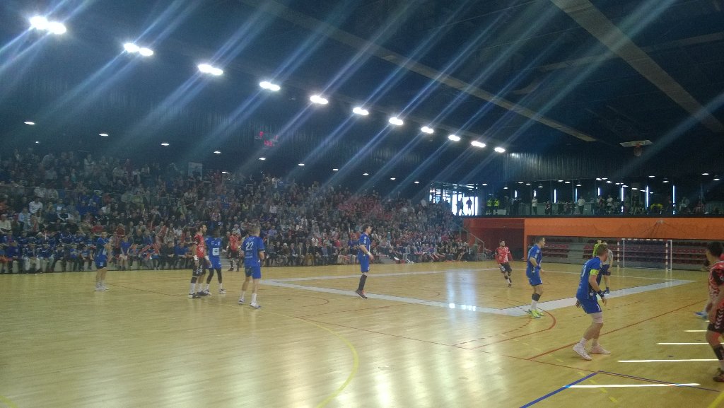 À la pause, le <a href="/MRNHandball/">Mét. Rouen Norm. HB</a> est mené 11-12 par <a href="/VikingsCHB/">Les Vikings de Caen</a> #handball #N1