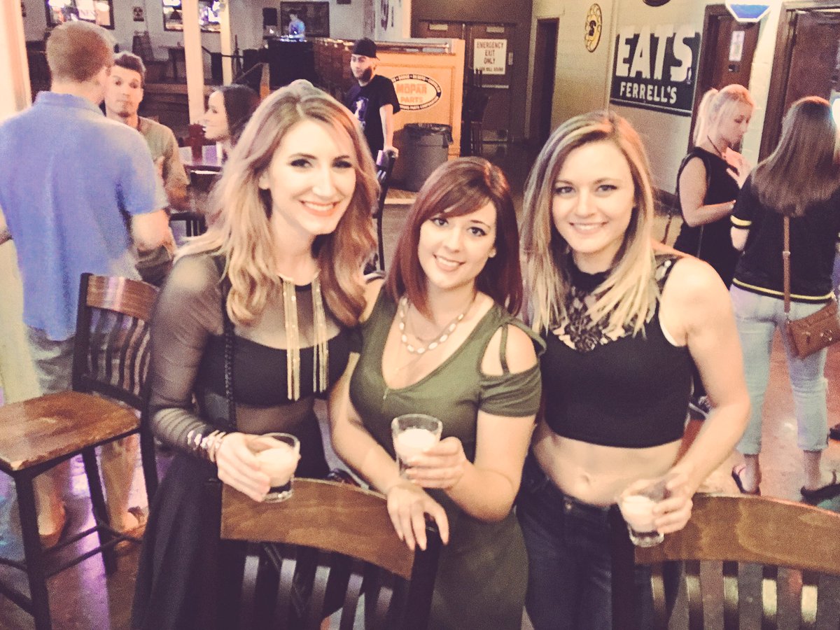 ashlat35's tweet image. #osu #springgame2016 #campusbars #myboos #turningheads