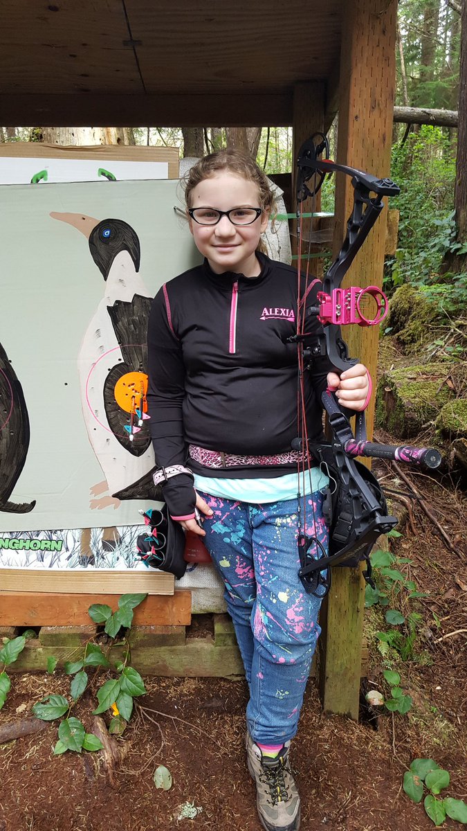 ArcherAlexia's tweet photo. Had a great day yesterday at the Clam Shoot! 
#bowtech #bowtechwomen #trufire #carbontech #bohning #limbsaver https://t.co/PETC9wIySd