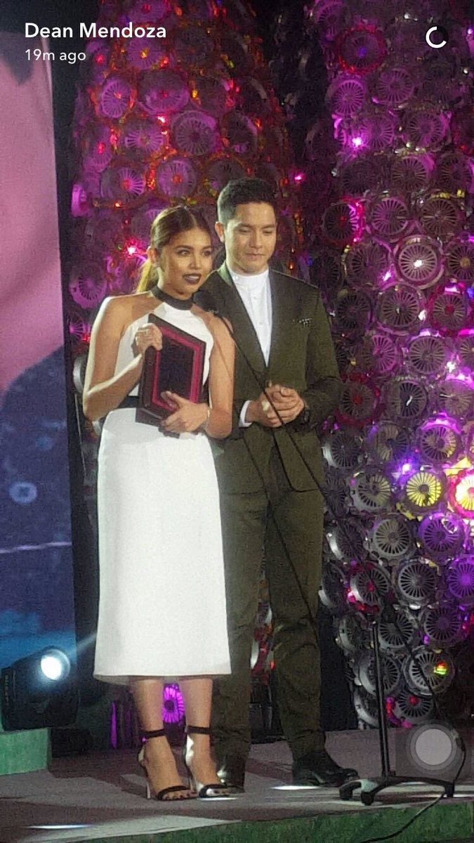 ofcmaidenlovers's tweet photo. [SNAPCHAT UPDATE] Congratulations @mainedcm &amp; @aldenrichards02 

© Dean Mendoza | SC
#ALDUB47thBOEAwards https://t.co/ibJl4G00Dp