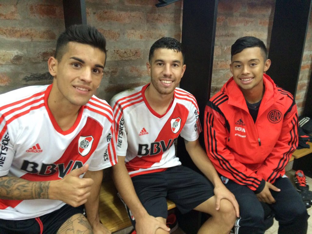 RiverPlate's tweet photo. Los chicos de la #Reserva en el vestuario tras la gran victoria frente a Olimpo, en Bahía Blanca. #VamosMillo 📸 https://t.co/C6ao2L6bbE