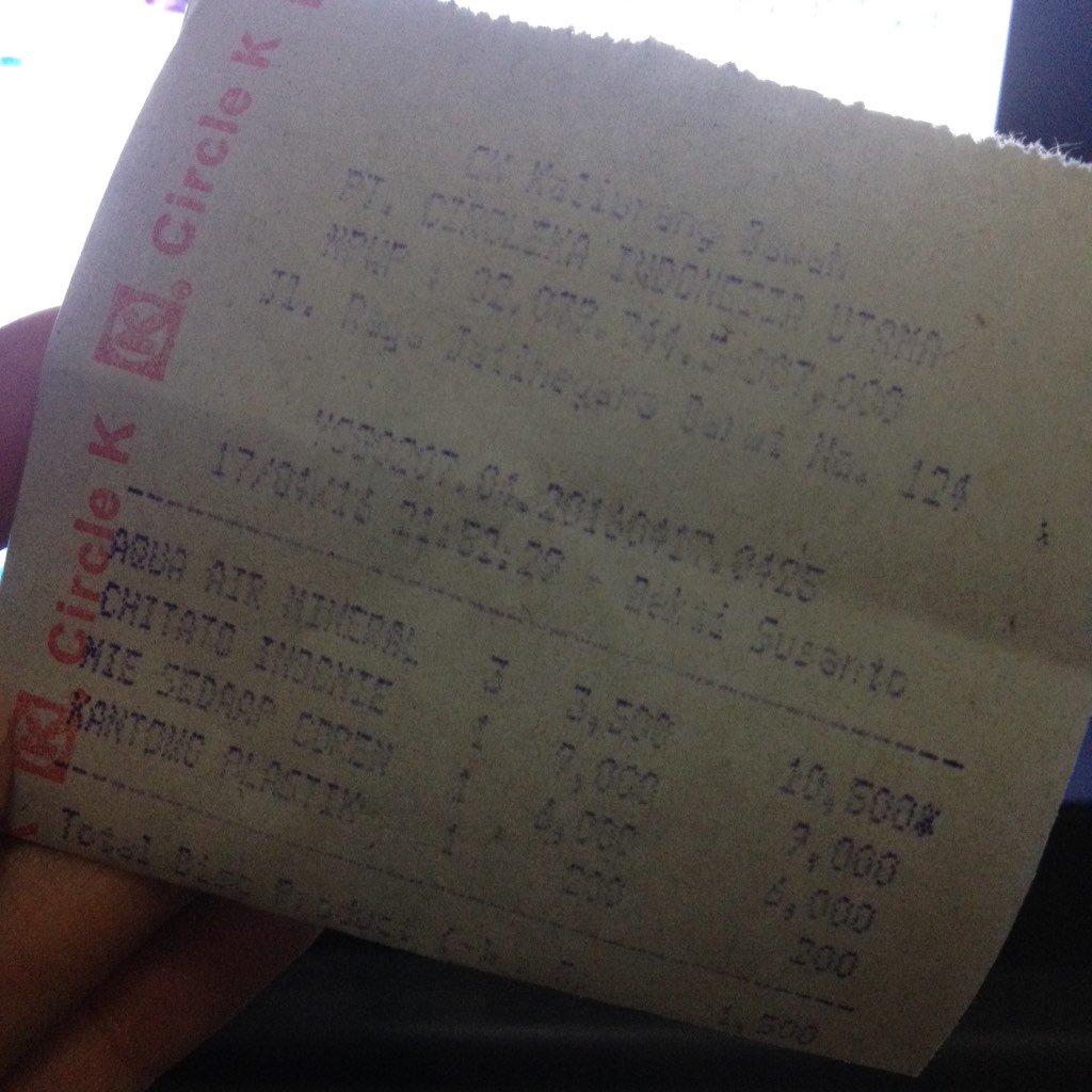 corneliaghea's tweet image. Mau kirim chat ke pacar malah ke papa, kurang fokus ? #AdaAQUACK @CircleKIndo @sehatAQUA