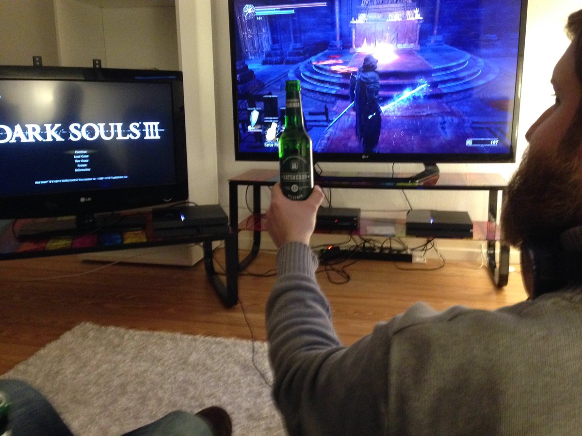 MarcoGiesel's tweet photo. So muss ein Sonntagabend aussehen. #abnerden #DarkSouls3 https://t.co/5JIghzkpmr