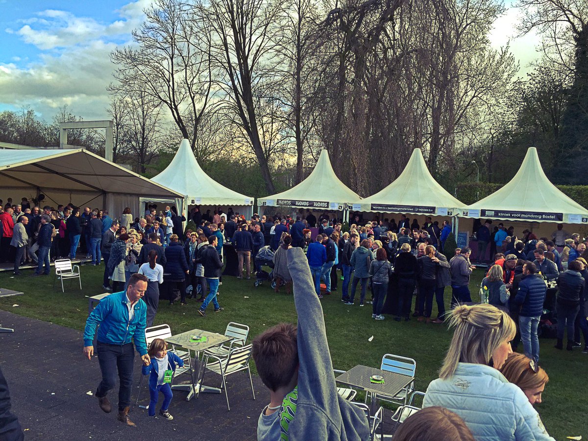 J_Ketelaars's tweet image. Was gezellig vandaag bij #DeProeftuin. Behoolijk wa flezzuh wijn en pilzies achterovuh gegoten mè ze alluh.... #hik