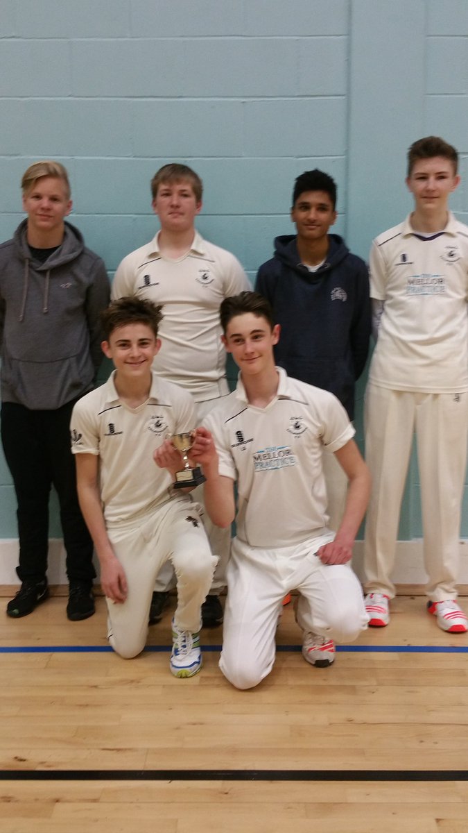 Gr4hamTurner's tweet photo. @LittlehamptonCC Indoor U15's first trophy of the season..115 for 5, JT 60no..west Chilts 90 for 3..stubbs 3.0.2.9 https://t.co/6eN3gnoIv3
