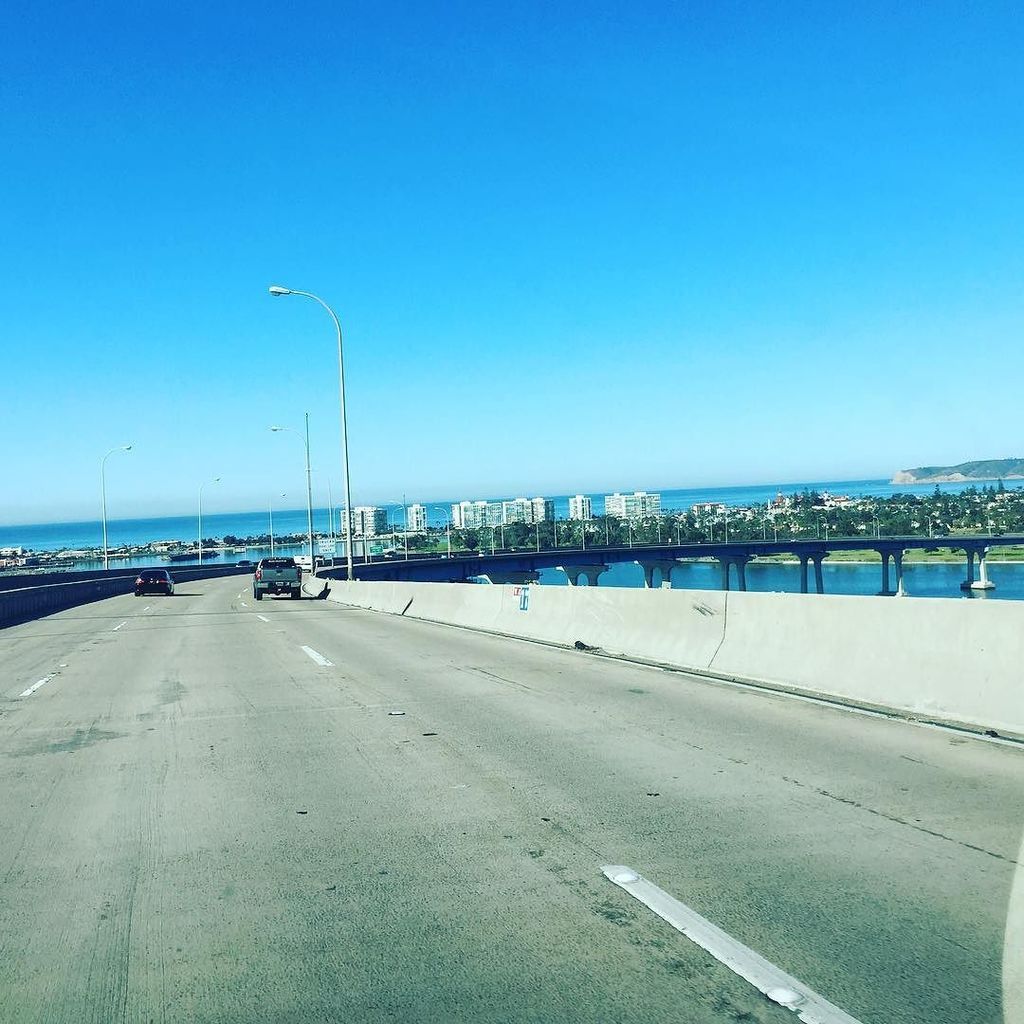 DowntownRob's tweet image. Beautiful day! On the way to #flynavy2 to tour with the Navy Helicopter squadrons and the … ift.tt/1p8ZoIF
