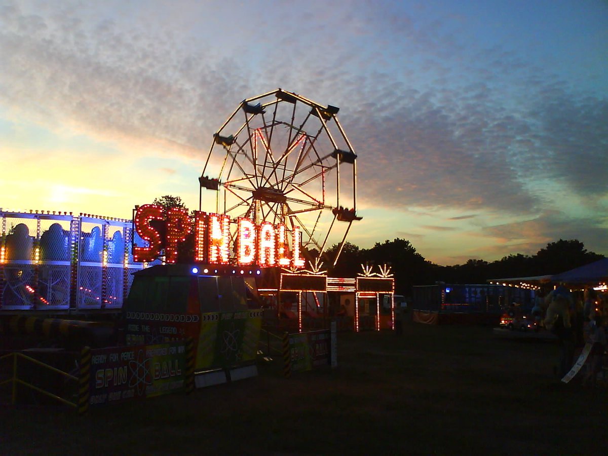 stategb's tweet photo. #dystopia #nineteeneightyfour #novel #sciencefiction #fururistic  © @stategb #spinball #sky #sunset #fairground https://t.co/5aPKOkbxIf