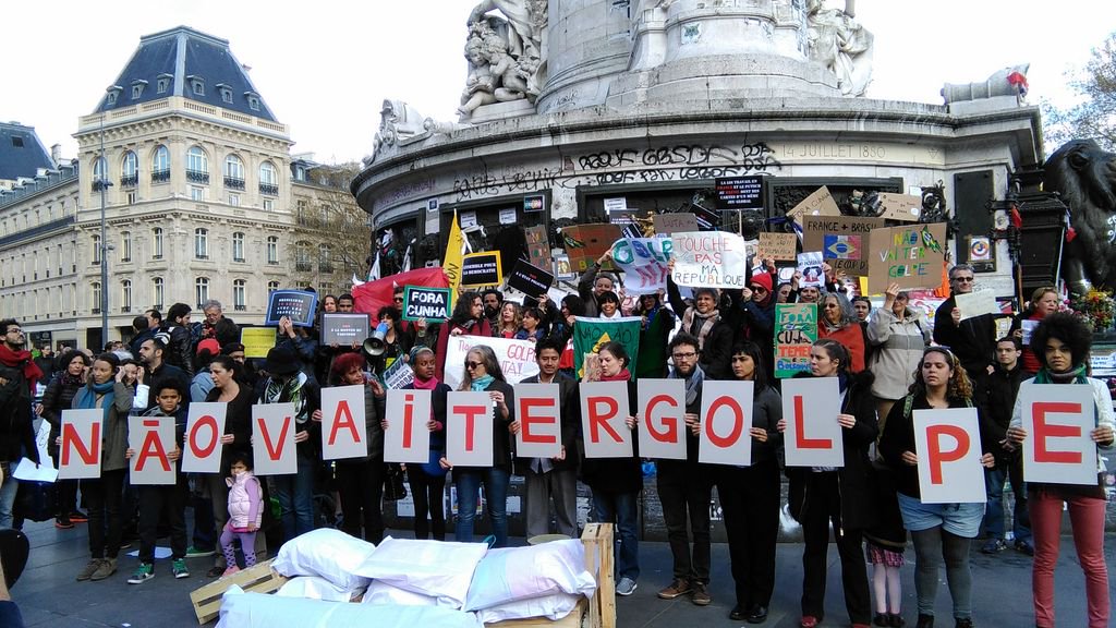 #NuitDebout #naovaitergolpe #Brasil