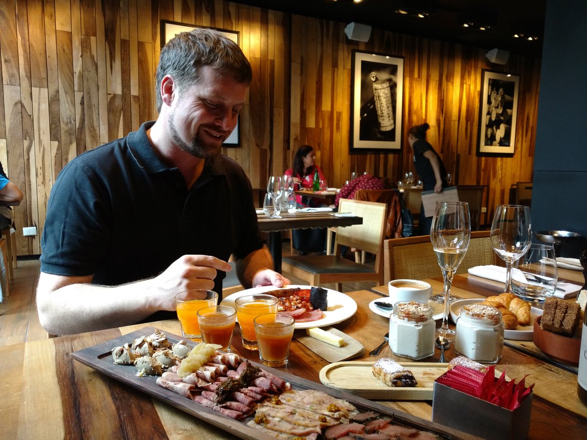 El #Bocacalle de @brunch951 del día, desde <a href="/UcoRestaurant/">Restaurant UCO</a> . Así nos lo presentó Ed Holloway, chef irlandés a cargo.