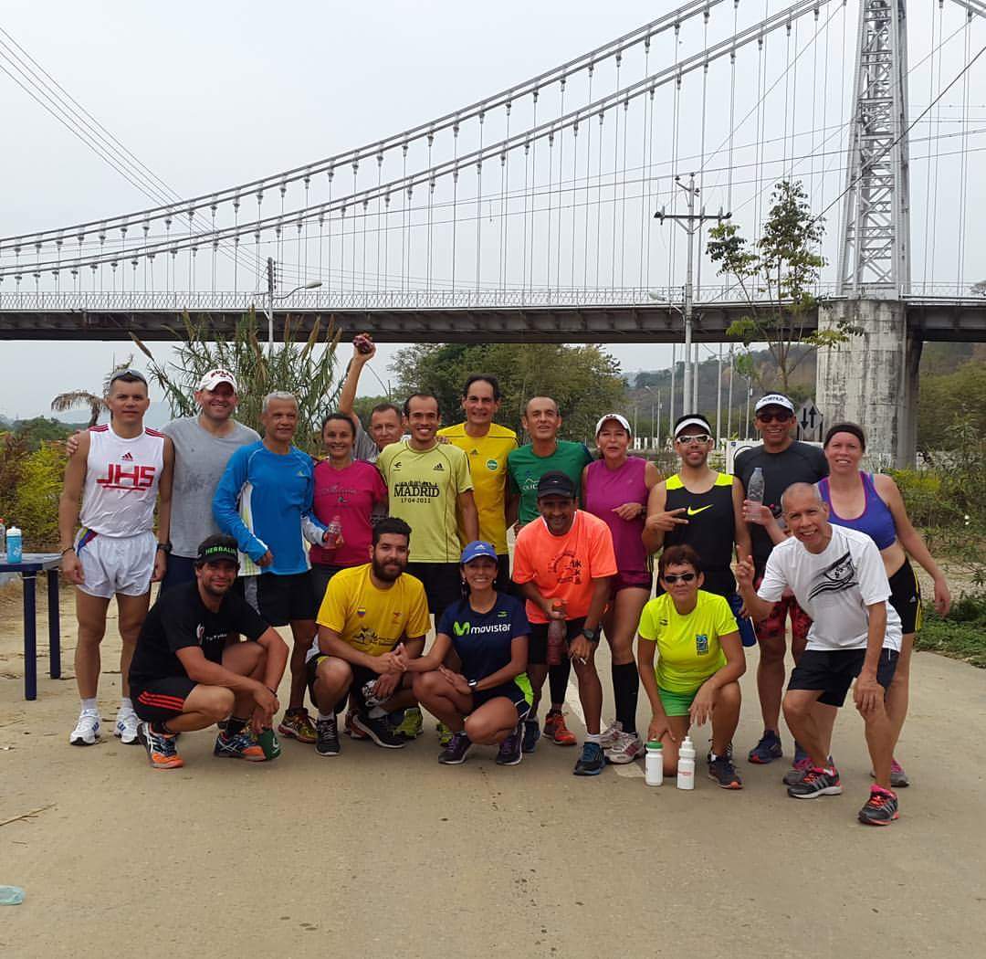 Tachira_Runners's tweet photo. Último fondo de estos atletas tachirenses rumbo al #MaratonCAF2016 @maraton_CAF https://t.co/1uYuMNiau5