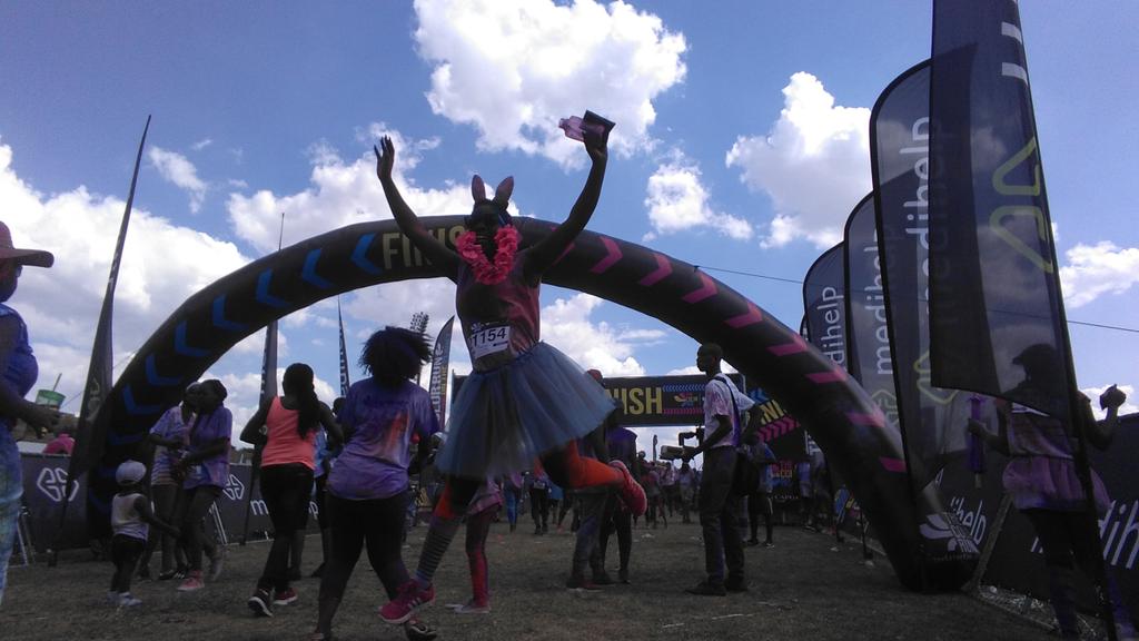 thatguy_melusi's tweet image. #TheColorRunSa #ColorRunSoweto #ColorSelfie #TheHappiest5K @sowetotv @thecolorrun @thecolorrunsa #Capiteclivebetter
