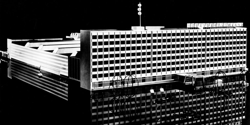 #nd70: Am 27. Mai 1972 erschien »Neues Deutschland« erstmals unter der neuen Adresse #FMP1. dasND.de/schaffensorte
