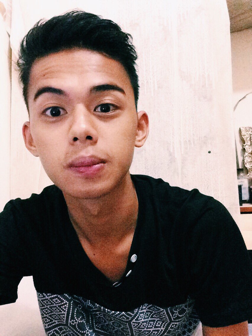 jbmagkawas's tweet image. In the middle of damned Semester 😖😞 #vscocam #eyebugs #hellweek