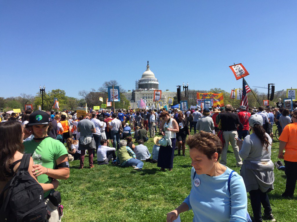 CaroleLewisDC's tweet photo. .@AwakeDemocracy speaking to hundreds of activist/patriots frm around @usa #takemoneyout #FeelTheBern #VoteForChange https://t.co/QG44KiFVuQ