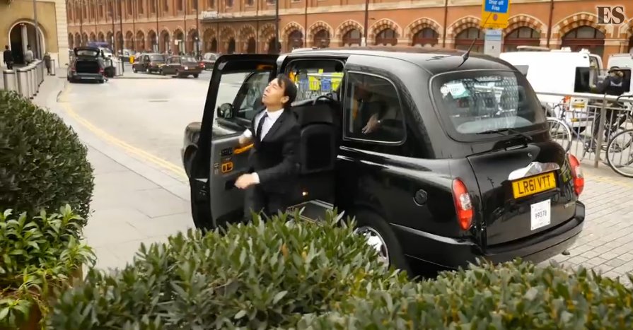 PHTMNewspaper's tweet photo. Taxi drivers make music video asking Londoners to go ‘Back to Black’ cabs. https://t.co/JQfMTpakO4 #SaveTaxi https://t.co/a8gCgRYEZC