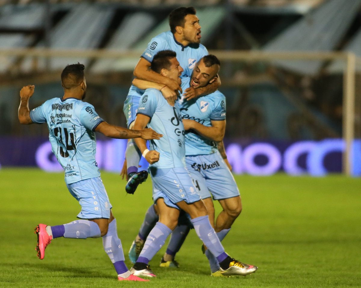 TyCSports's tweet photo. ¡Terminó! Temperley, en el ST, le ganó 2-0 a un pobre Quilmes:  https://t.co/UBt3V0lfNN https://t.co/yKdOJE8OUC