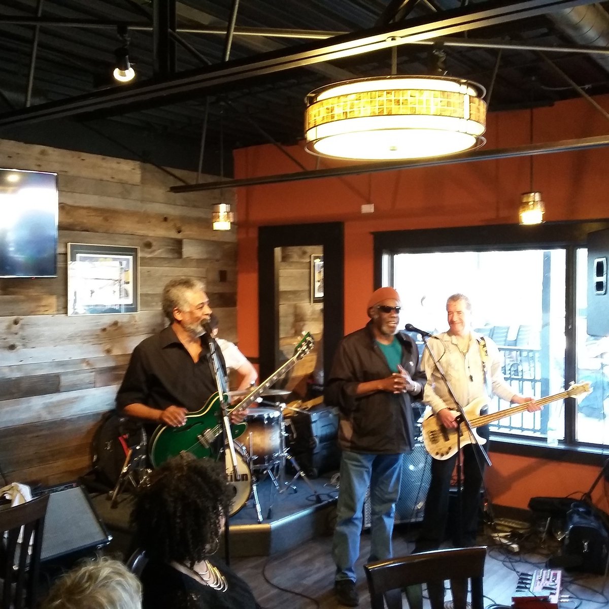 lev8lowlevel's tweet photo. Funk really is the final frontier! #LMTConnection at @CatsKitchenBar https://t.co/IdERCOxvO5