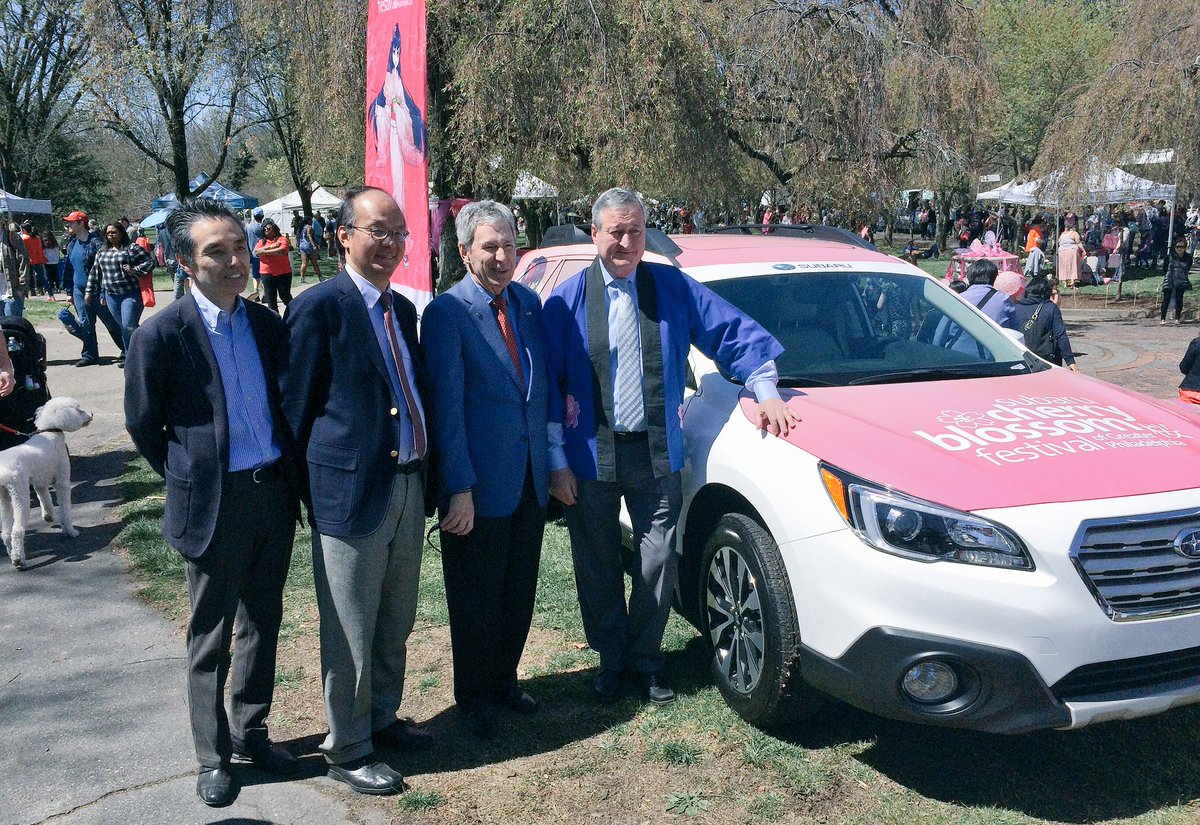 HouseofTalentPa's tweet photo. Amazing hosting @phillysakura prettiest pet in pink parade thnx @JimFKenney for stopping by #scbf16 #cherryblossoms https://t.co/bOw71Lej4Z