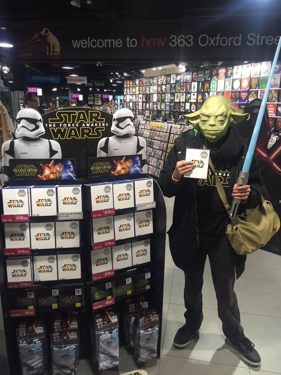 hmvOxfordStreet's tweet photo. Luck fans enjoying our Midnight opening for #TheForceAwakens https://t.co/YHgTGsfHwZ