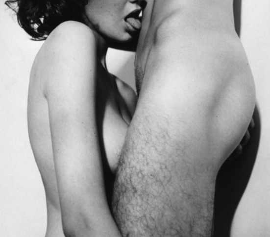 #TipSexual para las chicas: Bésalo por todos lados. A ellos también les gusta ser totalmente explorados.