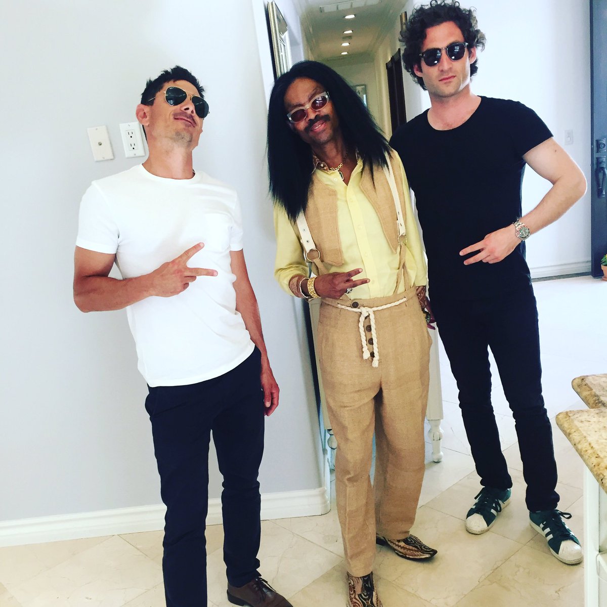 JustinFichelson's tweet photo. Pimpin ain't easy in LA😎 #backtosf https://t.co/EhUKwJSfAA
