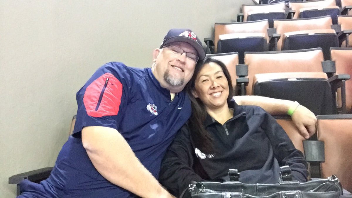 morgannnriley's tweet image. today marks 19 years of marriage for my parents 😊💕 there's nobody I love more❤️ #TeamHowe