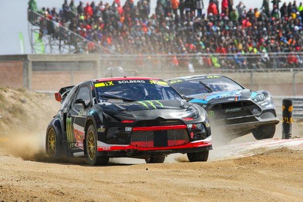 RallycrossMx's tweet photo. Y @Petter_Solberg inicia la temporada 2016 del @FIAWorldRX con una victoria en #MontalegreRX!!!!

#WorldRX #RXMX https://t.co/bBGT24Abh0