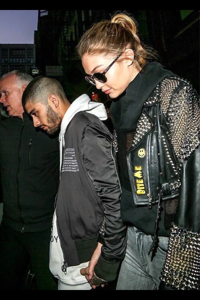 maus10102's tweet photo. RT  : Zayn Malik &amp; Gigi Hadid
FAV  : Zayn Malik &amp; Perrie Edwards https://t.co/yiqSy44pY4