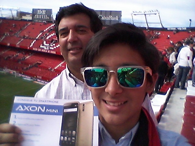 fertitops's tweet photo. #MiSelfieEnNervion@ZTE_es https://t.co/ejGwuMYEHj