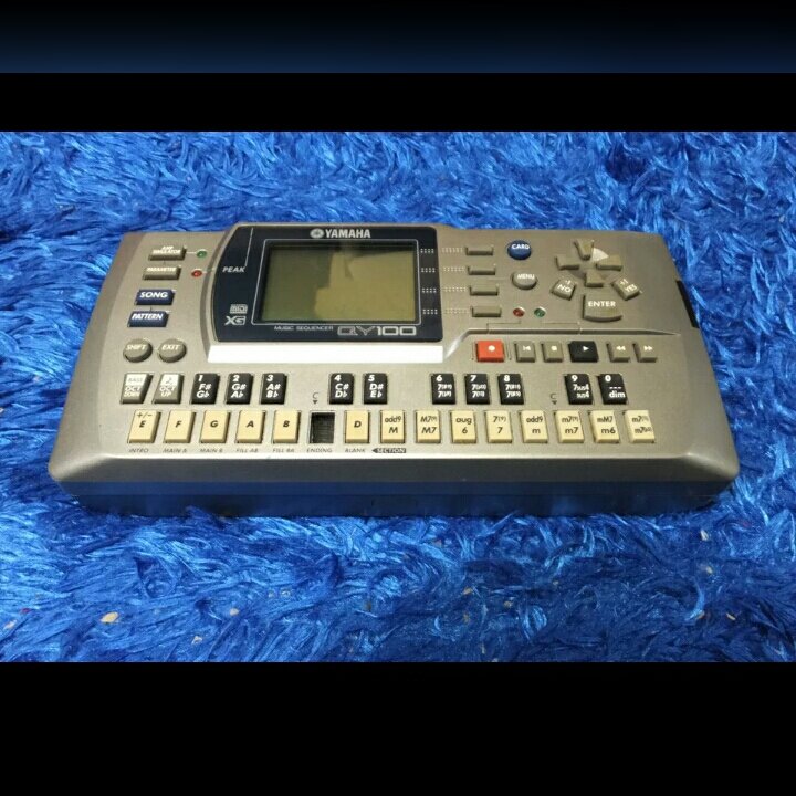 treasuremafia's tweet photo. I used to go dumb on this machine... I've been sampling and sequencing since about 8 years old https://t.co/Hgz6AK6qzB