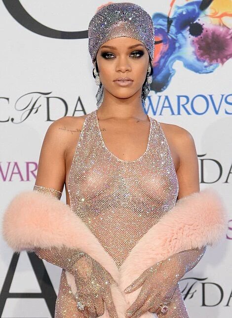 RT  : Ariana Grande 
FAV  : Rihanna