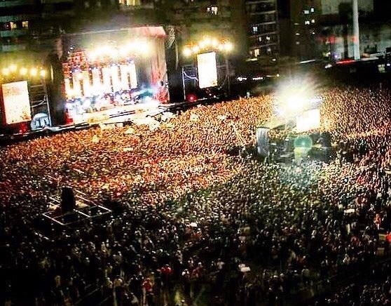 javaklein's tweet photo. Lo que quedó de ayer #PastillasEnFerro 26000 personas #mucholaburo #muchodisfrute https://t.co/uol4sEvicf