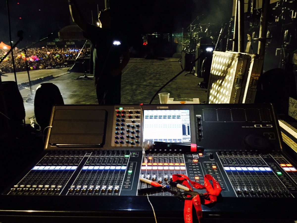javaklein's tweet photo. Lo que quedó de ayer #PastillasEnFerro 26000 personas #mucholaburo #muchodisfrute https://t.co/uol4sEvicf