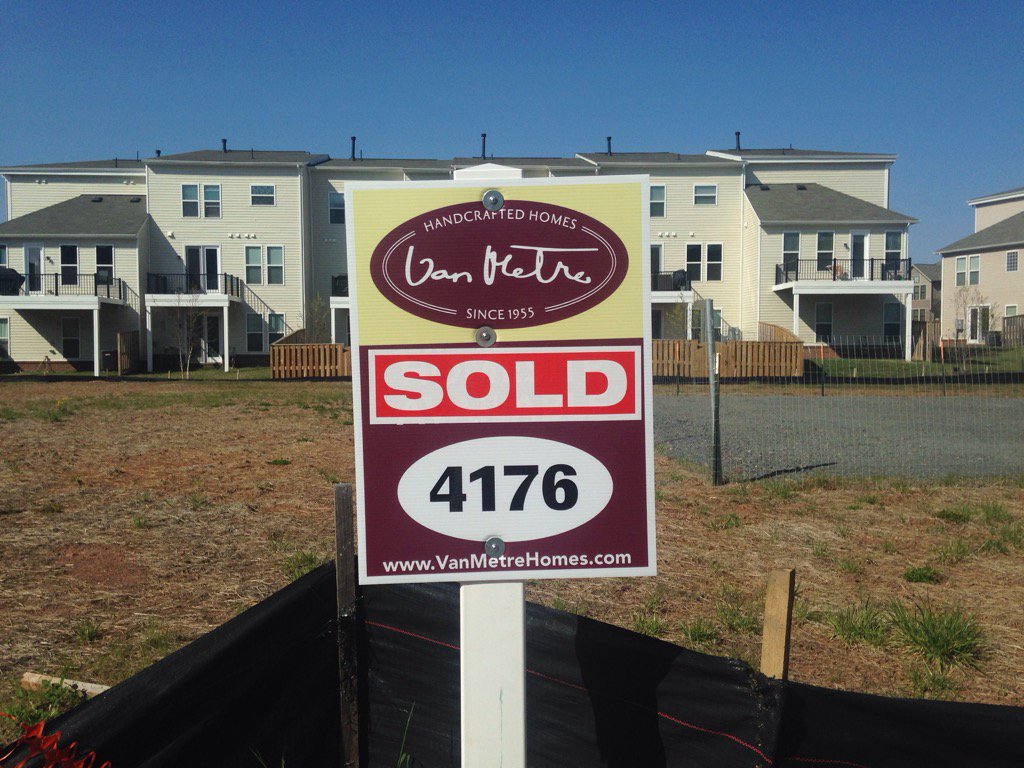 VMTownsend's tweet photo. Homesite 4176 SOLD! #townsendcollection #vanmetrehomes #Brambleton #ashburnrealestate #sale #sold #home #realestate https://t.co/IrjwGtOOjT