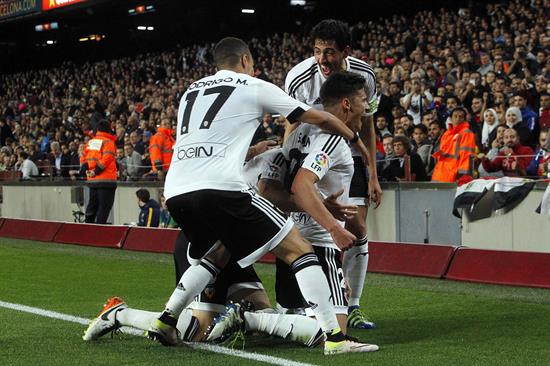 InfoOpenfutbol's tweet photo. Que gran 1ª parte. Sigue la 2ª mitad en https://t.co/q7bX20GjuP Sólo 4,99
Así lo estamos viviendo el #FCBValencia https://t.co/hRhODaRupZ