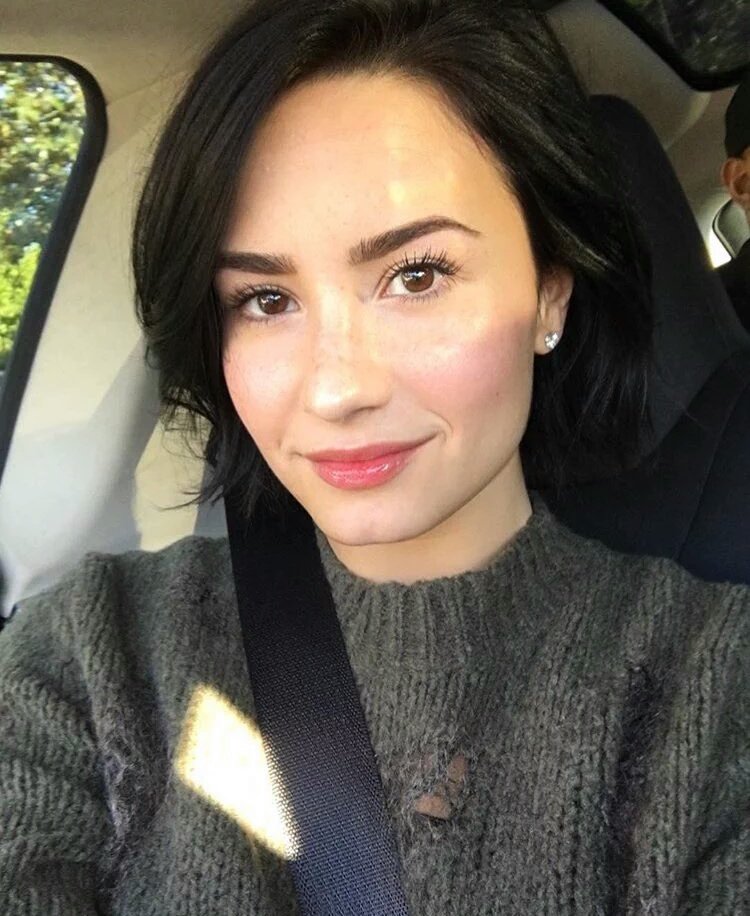 demi lovato without makeup