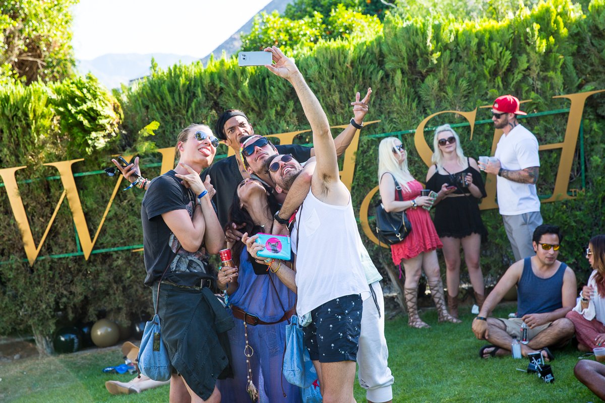 Vegas's tweet photo. #DesertPoolParty vibes heavy on day two of #WHHSH in Palm Springs.  #FlowerChildrenOnly https://t.co/9OnJAGseyt
