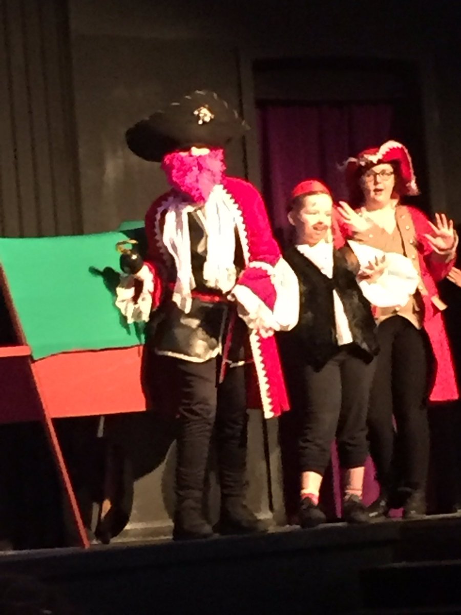 jo_jojames's tweet photo. Amazing weekend!! Special memories of pantos for James and family christening #proudmam #proudauntie https://t.co/9qjjpwM4SO