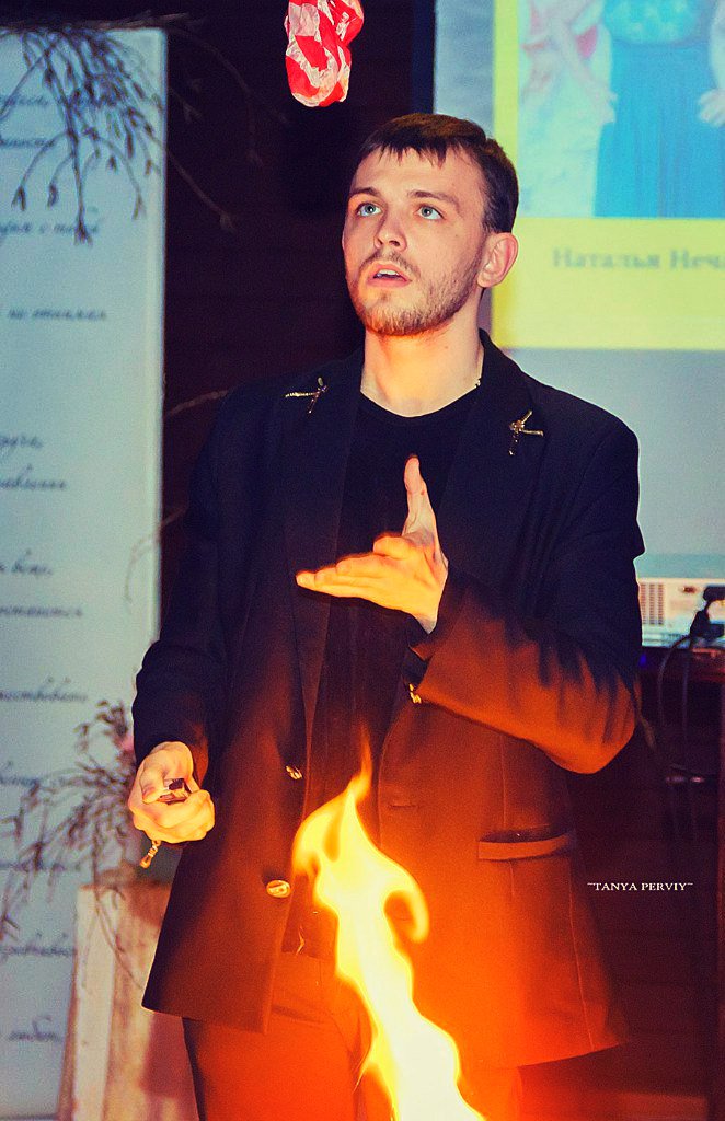 Levchenko1995z's tweet photo. Концентрация на максимуме))) 
#фокусникДнепропетровск #иллюзионистДнепропетровск #фокусысогнем https://t.co/OKXfbGCNwP