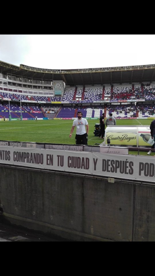 Carlospoxo's tweet photo. Ver a un amigo ganar una Copa de su Majestad el Rey de Rugby no tiene precio! Enorme @GonzalooOL te lo mereces https://t.co/AARVzXOA8M