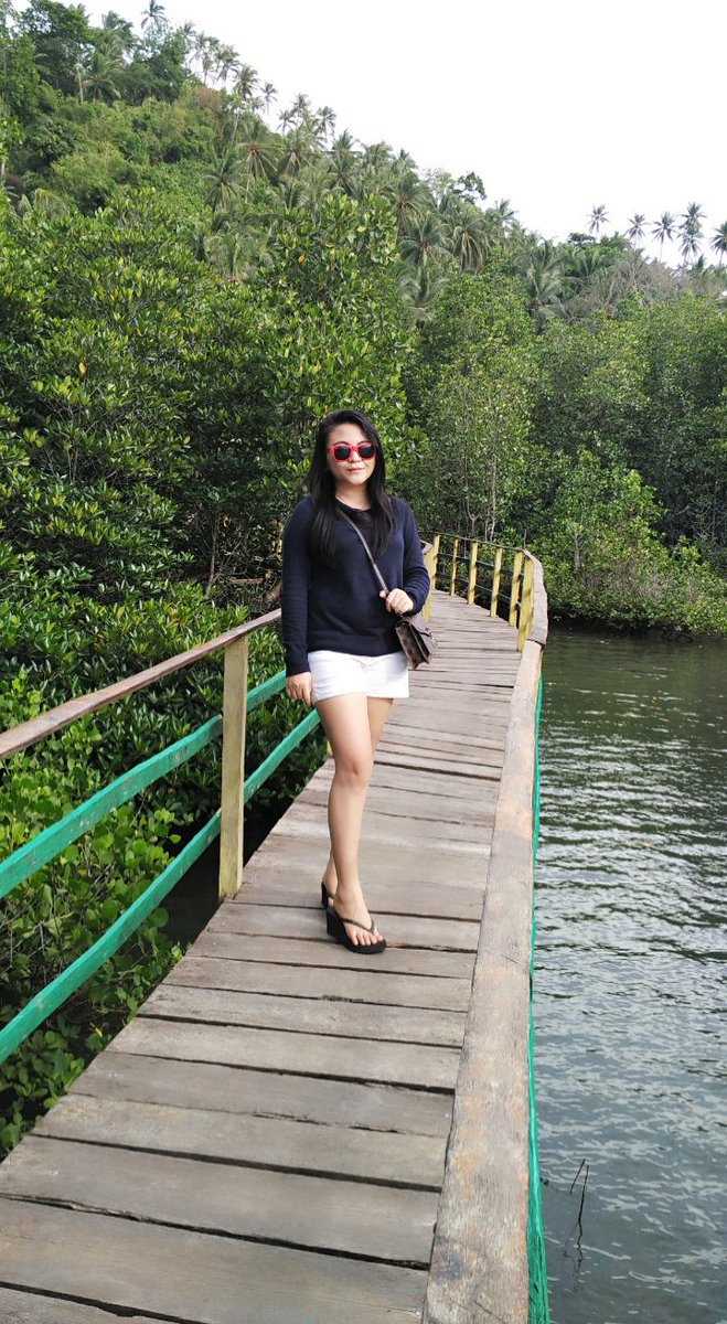 sukakucing1214's tweet photo. #latepost #lembehisland https://t.co/IZtSbszCAy