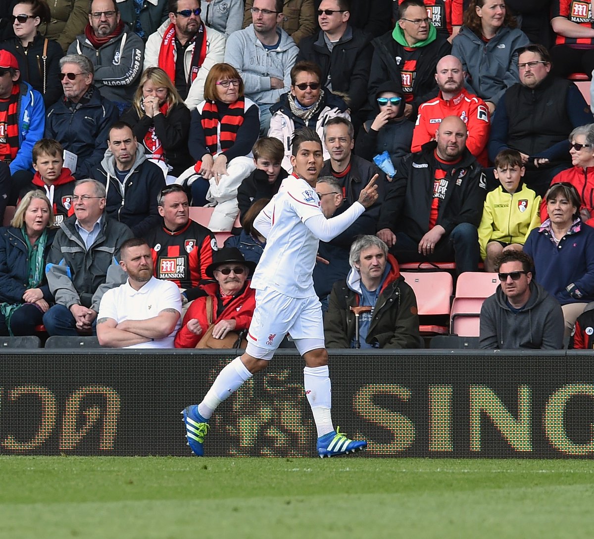 Our 2-1 win over <a href="/afcbournemouth/">AFC Bournemouth 🍒</a> in 90 seconds. Enjoy, Reds! bit.ly/1WaecE7