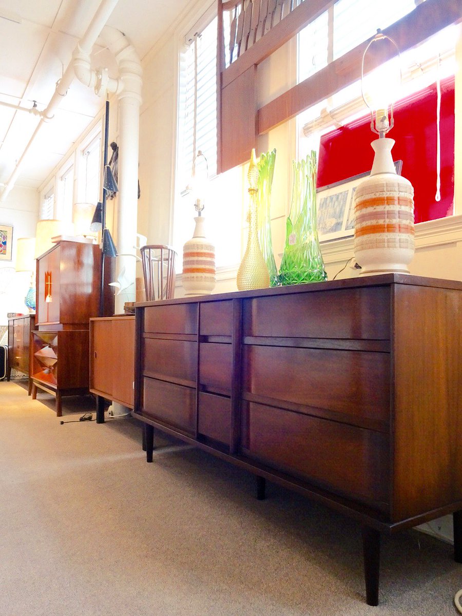 coolcatvintage's tweet photo. #coolcatvintage #mcm #danishmodern #midcentury #modcenturymodern #iloveyorkcity #vintage #updatedphotos https://t.co/uFwm1yBKJB