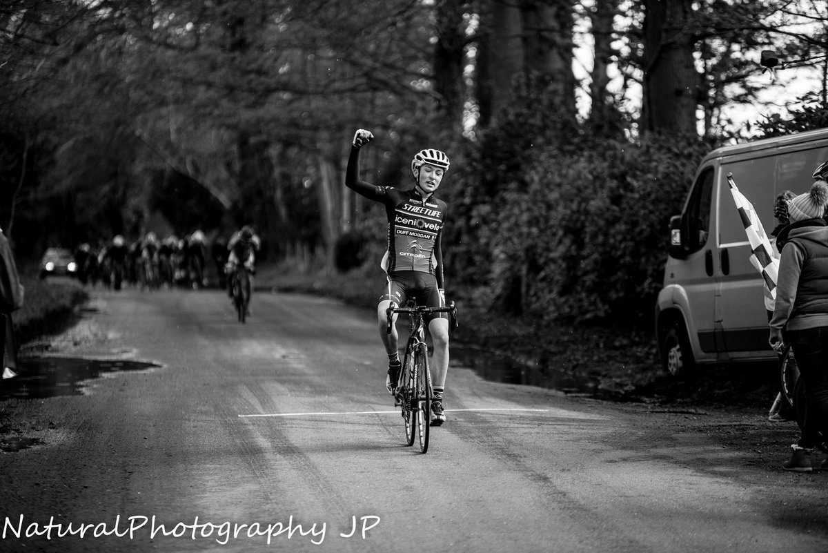 NaturalPhoto365's tweet photo. Somerleyton Road Race today. #cycling #roadracing @icenivelo top performance https://t.co/3IzdKSp126