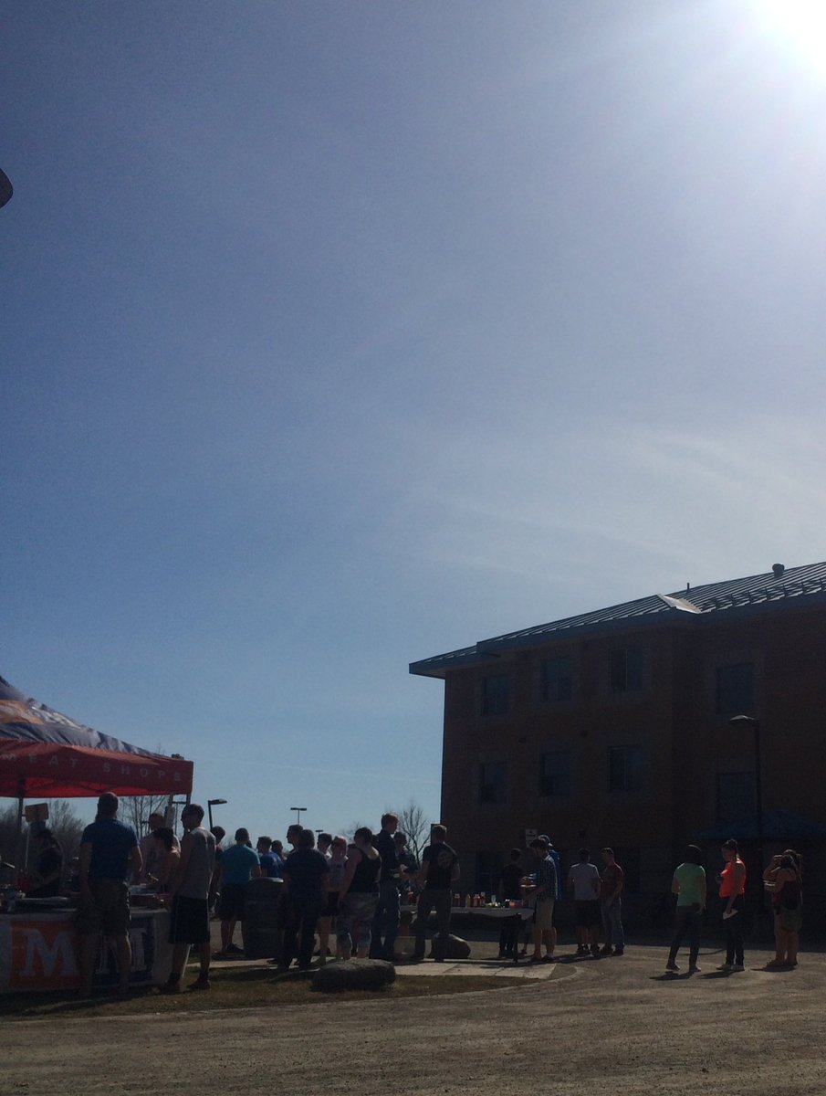 RayLawsonHall's tweet photo. Another great year here at @RayLawsonHall! Hope you all enjoyed the BBQ! @SaultCollege #RayLife #SaultCollege https://t.co/LYHnFgU7pO