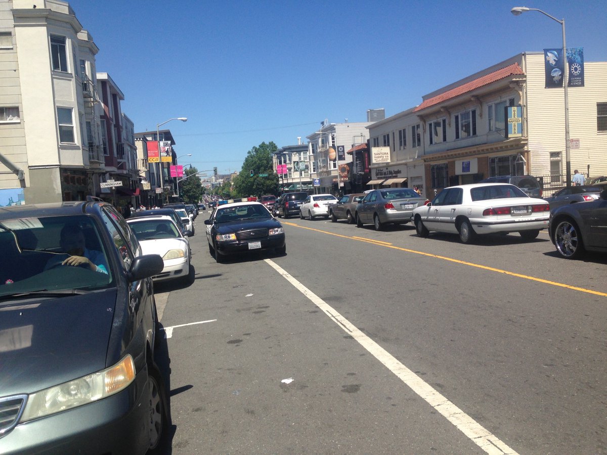 roy_seto's tweet photo. @SFPDCares @SF311 please don't park in the bike lane - Valencia &amp; Cunningham, 1:21pm @sfbike @StreetsblogSF https://t.co/aMG8hZA23y