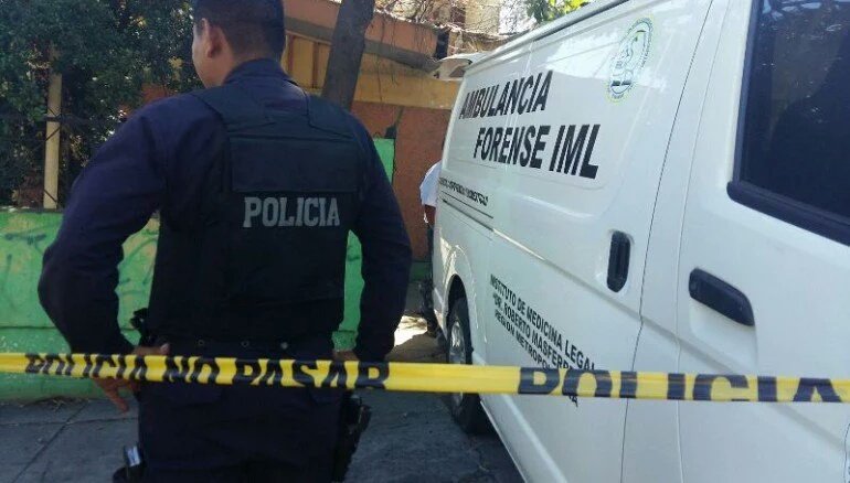 canal11roberto's tweet photo. Fiscalía procesa escena de homicidio de sexo masculino en barrio Los desamparados de ilobasco https://t.co/KC8RFOPxqt