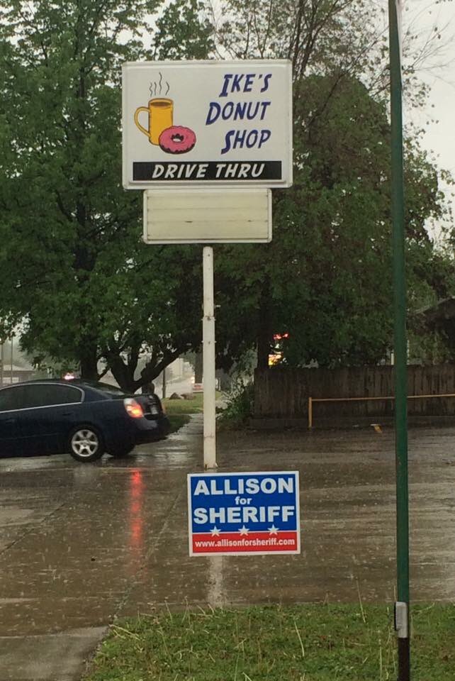 allison4sheriff's tweet photo. Thank you to Ike's Donut Shop for the support! https://t.co/T7GVYqO5pr