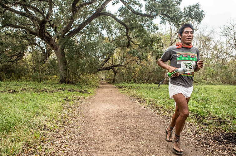 ‘Born to Run’ hero Arnulfo Quimare will make his #BostonMarathon debut: running.competitor.com/2016/04/boston…